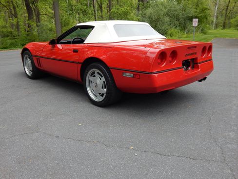 Used 1988 Chevrolet Corvette Convertible RWD image 62