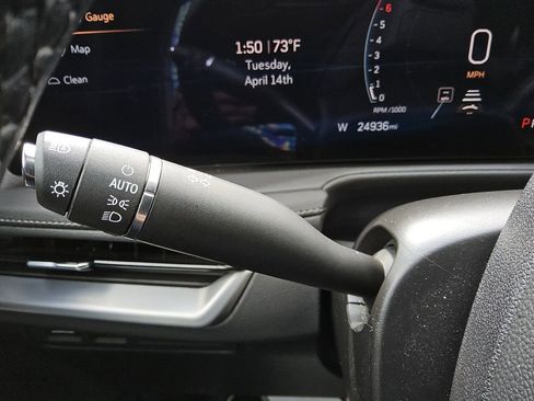 Used 2025 Cadillac XT4 Premium Luxury image 28