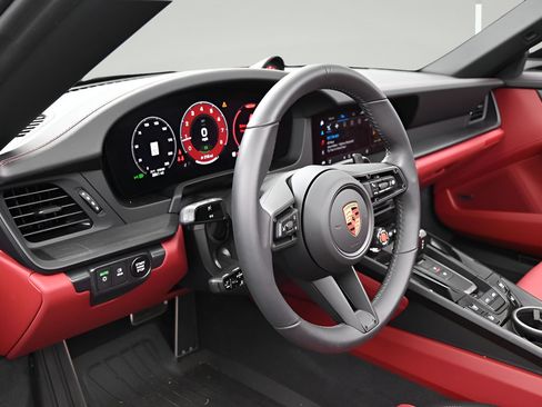 Certified 2025 Porsche 911 Targa 4 GTS AWD/4WD image 5