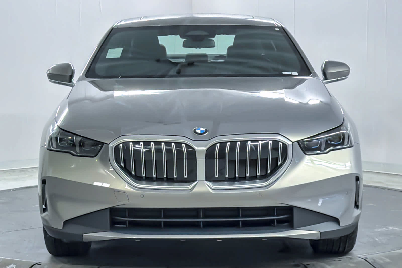 Used 2026 BMW 530i RWD image 10