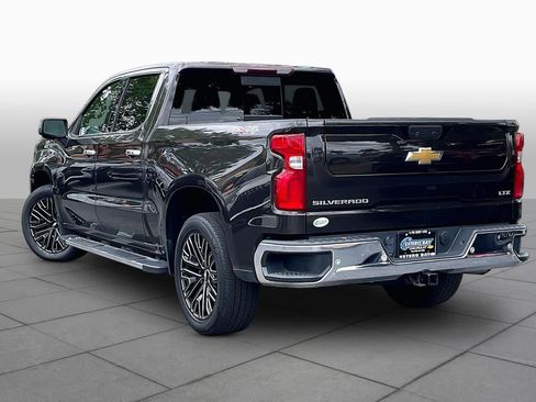Used 2022 Chevrolet Silverado 1500 LTZ w/ LTZ Convenience Package II AWD/4WD image 12