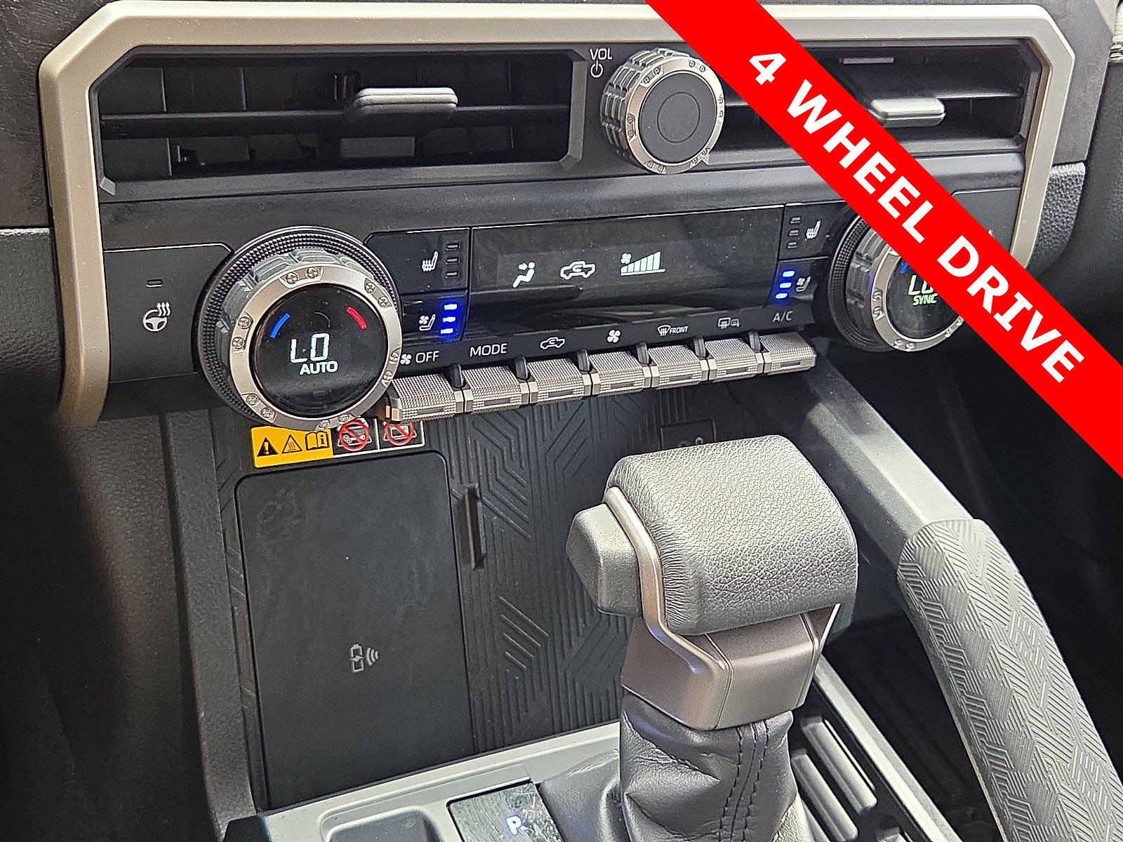 Used 2025 Toyota Tacoma Limited AWD/4WD image 19