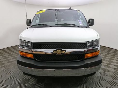 Used 2024 Chevrolet Express 2500 w/ Driver Convenience Package RWD image 4