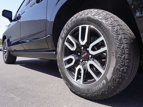 Certified 2023 GMC Yukon XL AT4 w/ Technology Package AWD/4WD image 7