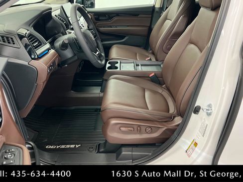 New 2026 Honda Odyssey Touring image 17