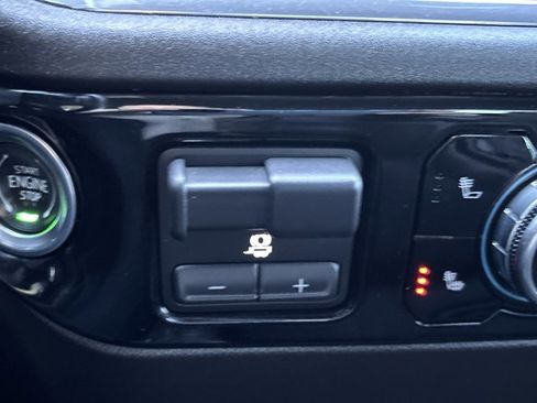 Used 2024 GMC Sierra 3500 SLE w/ SLE Convenience Package image 35