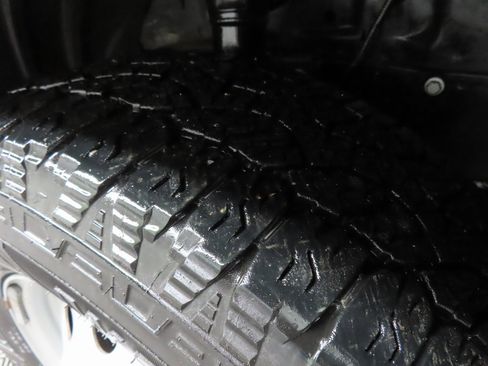 Used 2023 Ford Transit 250 Low Roof AWD w/ Exterior Upgrade Package image 7