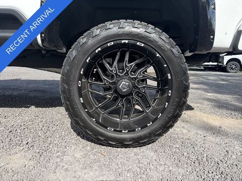 Used 2024 Chevrolet Silverado 2500 LTZ w/ LTZ Plus Package image 14