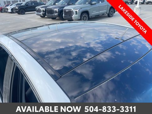 Used 2018 Toyota Camry XSE FWD image 9