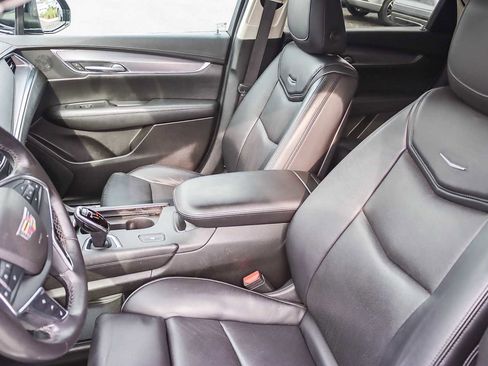 Used 2017 Cadillac XT5 Luxury w/ Driver Awareness Package image 16