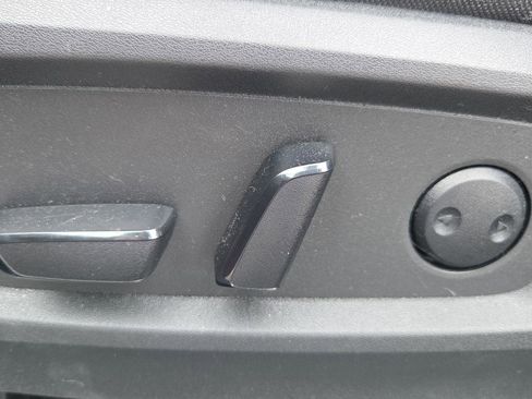 Used 2022 Nissan Pathfinder SV image 33