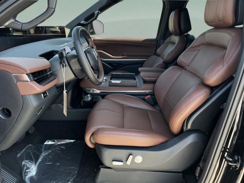 New 2025 Lincoln Navigator L Reserve image 22