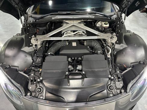 Used 2019 Aston Martin V8 Vantage Coupe RWD image 99