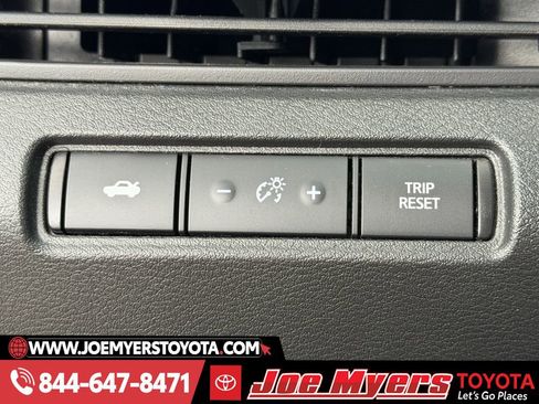 Used 2024 Nissan Altima 2.5 SV image 25