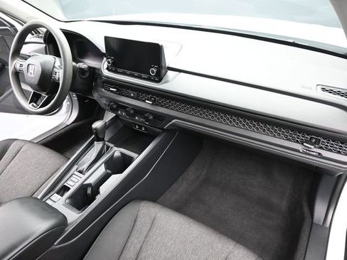 Used 2023 Honda Accord EX image 39