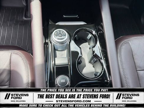 Used 2025 Ford Explorer Platinum AWD/4WD image 25