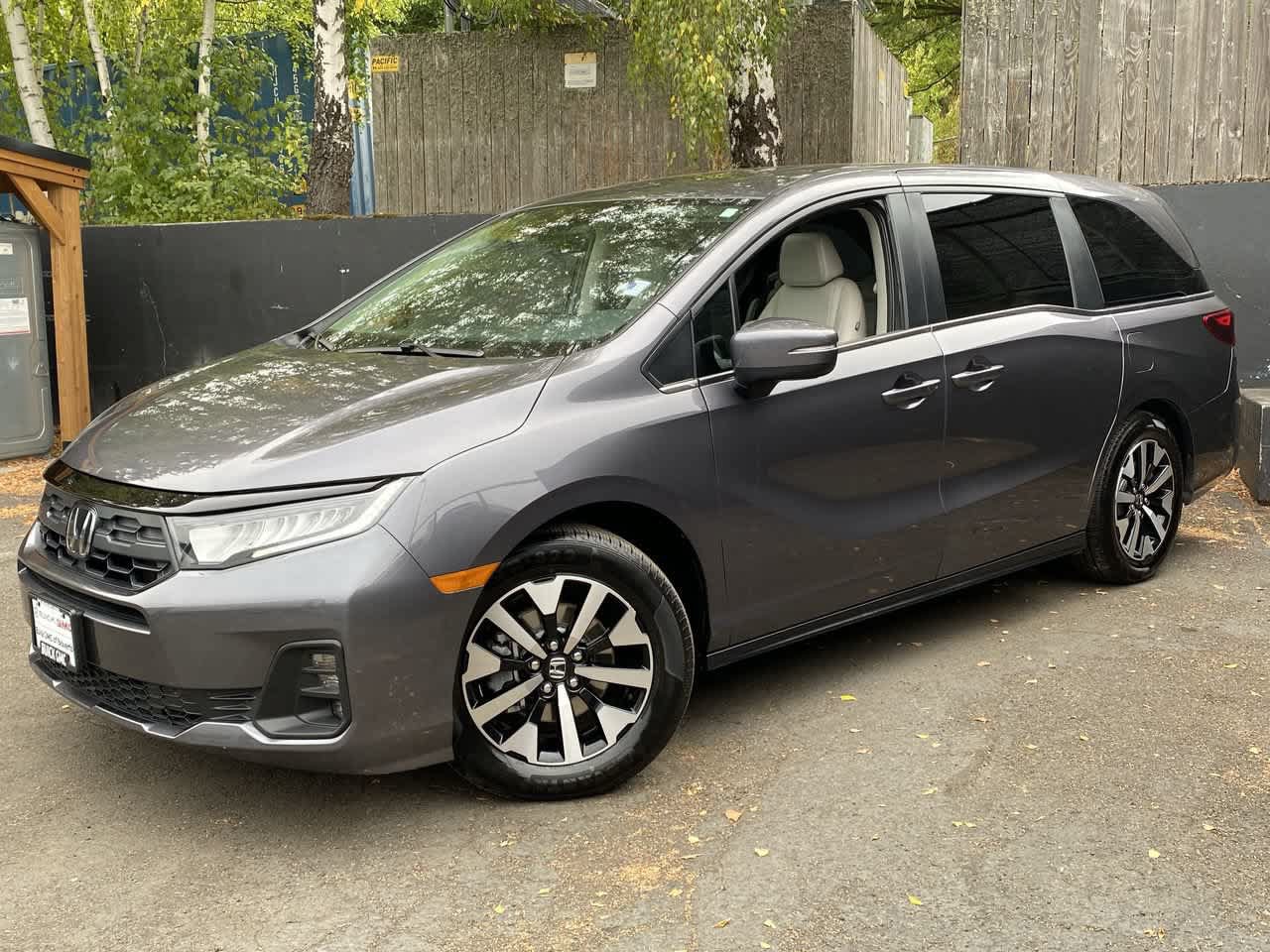 Used 2025 Honda Odyssey EX-L image 1