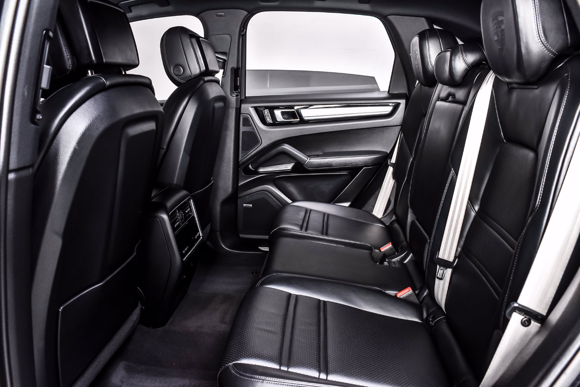 Used 2023 Porsche Cayenne Platinum Edition AWD/4WD image 17