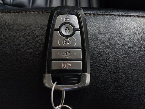 Used 2020 Ford Fusion SEL FWD image 32