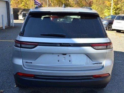 New 2025 Jeep Grand Cherokee Limited w/ Black Appearance Package image 7