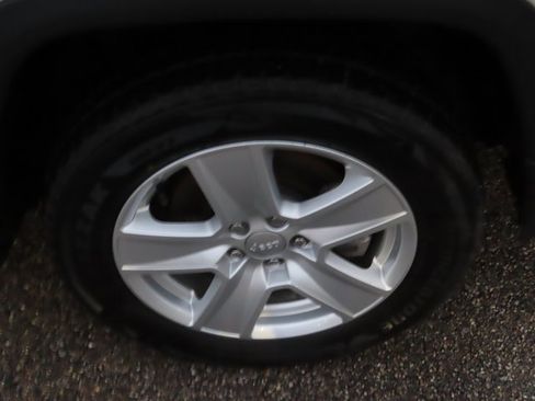 Used 2022 Jeep Compass Latitude image 12