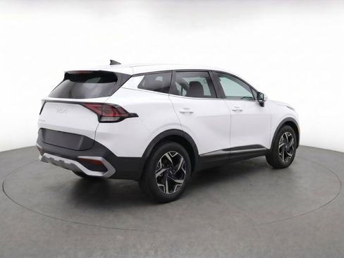 Used 2025 Kia Sportage LX FWD image 4