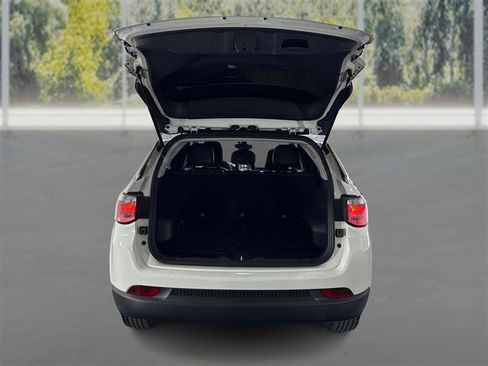 Used 2022 Jeep Compass Latitude AWD/4WD image 13