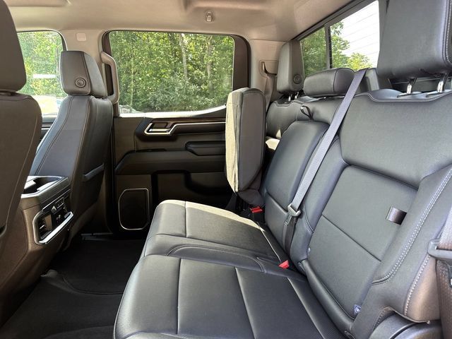 Used 2023 GMC Sierra 1500 SLT w/ SLT Premium Plus Package AWD/4WD image 19