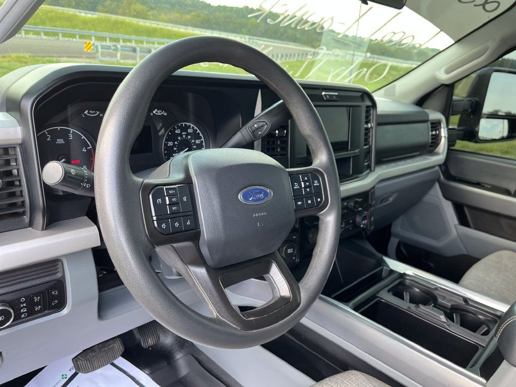 Used 2025 Ford F350 XLT AWD/4WD image 15