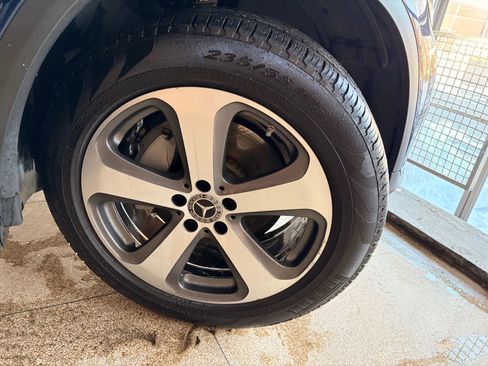 Used 2019 Mercedes-Benz GLC 300 4MATIC image 48