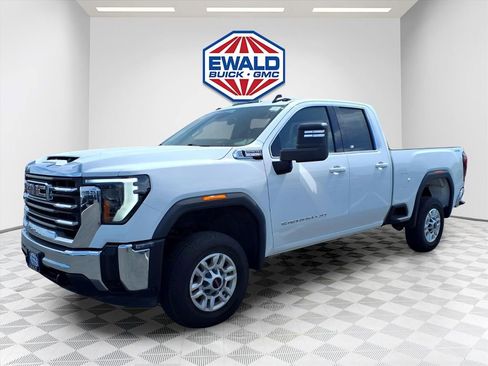 Certified 2024 GMC Sierra 2500 SLE w/ SLE Convenience Package AWD/4WD image 1