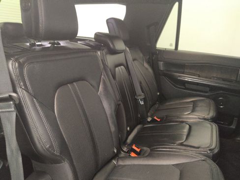 Used 2019 Ford Expedition Limited w/ Equipment Group 302A RWD image 19