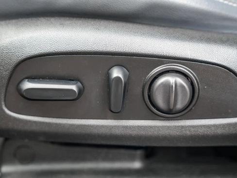 Used 2018 Buick Enclave Essence image 21