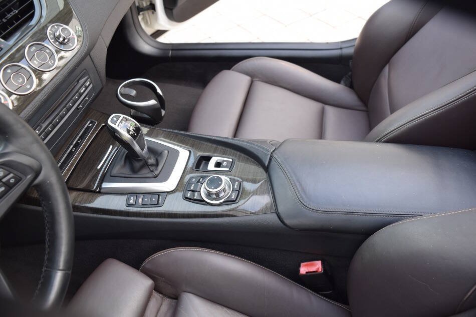 Used 2014 BMW Z4 sDrive35i RWD image 56