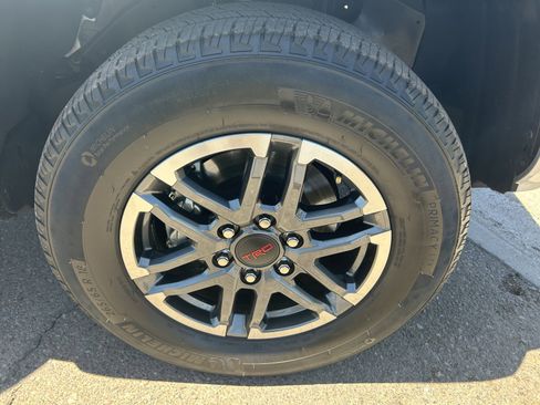 Used 2025 Toyota Tacoma TRD Sport AWD/4WD image 9