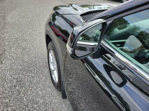 Used 2022 Toyota Highlander L image 18