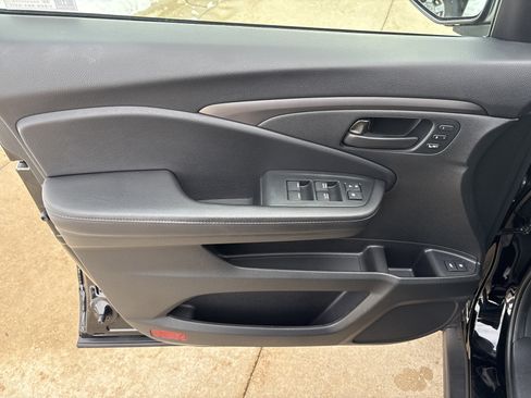 Used 2023 Honda Passport EX-L image 10