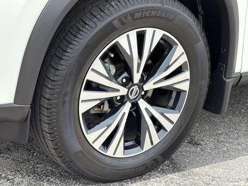 Used 2021 Nissan Rogue SV FWD image 14