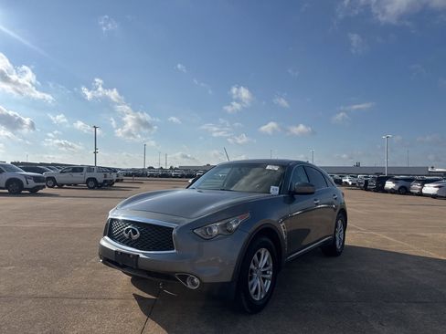 Used 2017 INFINITI QX70 2WD image 7