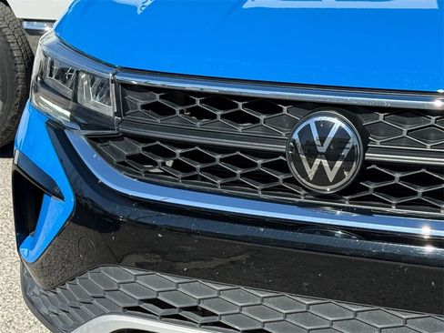 Used 2024 Volkswagen Taos SE image 6