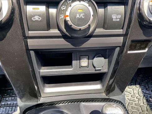 Used 2019 Toyota 4Runner SR5 AWD/4WD image 12