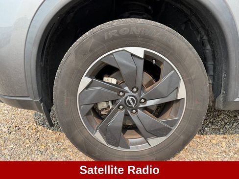 Used 2024 Nissan Rogue SV AWD/4WD image 11