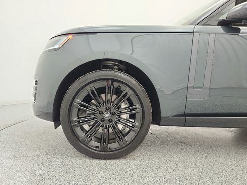 Used 2025 Land Rover Range Rover SE AWD/4WD image 18