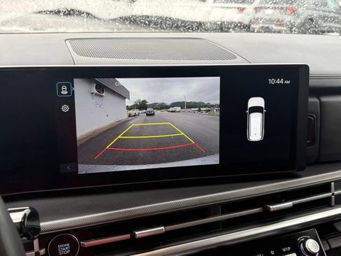 Used 2025 Hyundai Santa Fe SEL FWD image 5