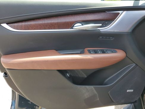 Used 2025 Cadillac XT5 Premium Luxury w/ LPO, Floor Liner Package AWD/4WD image 20