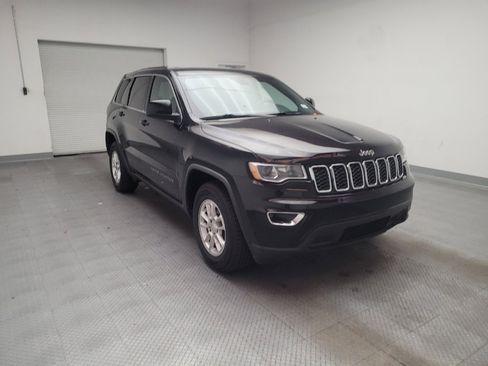 Used 2018 Jeep Grand Cherokee Laredo RWD image 13
