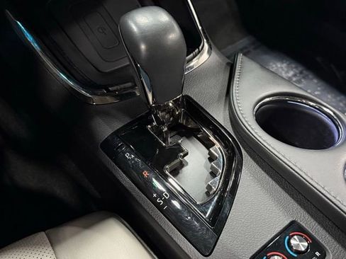 Used 2018 Toyota Avalon Limited image 30