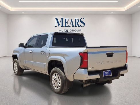 Used 2024 Toyota Tacoma SR5 AWD/4WD image 3