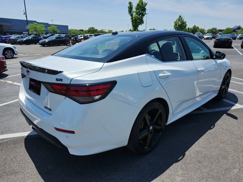 Used 2023 Nissan Sentra SR w/ Midnight Edition Package FWD image 15
