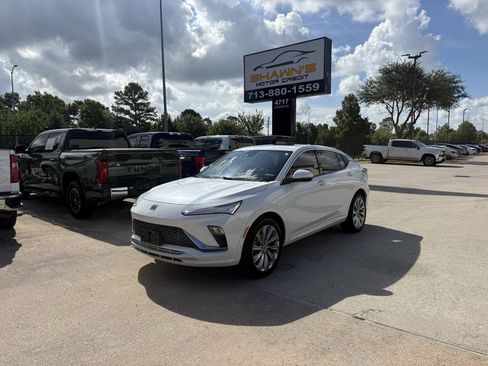 Used 2024 Buick Envista Avenir FWD image 3